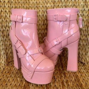 New YRU Stardust Bondage Pink Patent Platform Boots